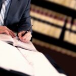 In What Ways Does A Criminal Lawyer Become Helpful